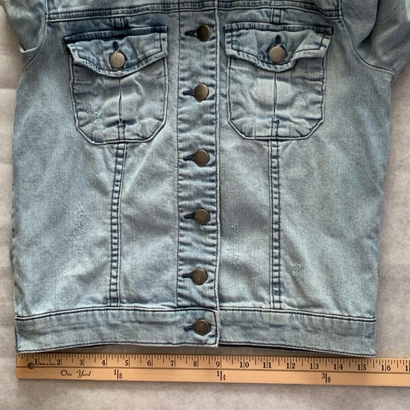 Kut from the Kloth Women’s Distressed Classic Denim Jacket Light Wash Size Small - Picture 15 of 15